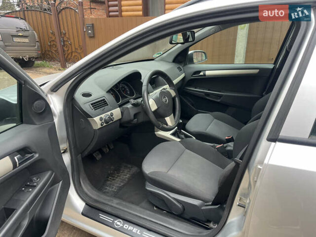 Сірий Опель Астра, об'ємом двигуна 1.8 л та пробігом 278 тис. км за 5850 $, фото 29 на Automoto.ua