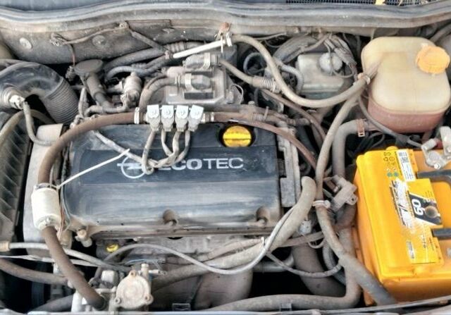 Серый Опель Астра, объемом двигателя 1.6 л и пробегом 325 тыс. км за 3500 $, фото 4 на Automoto.ua