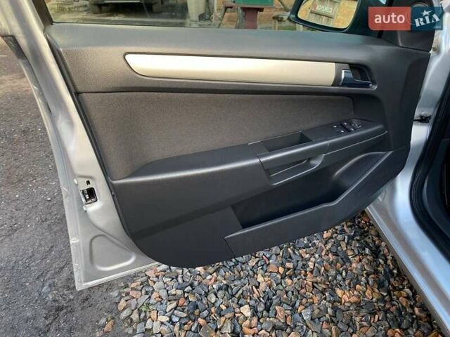 Серый Опель Астра, объемом двигателя 1.6 л и пробегом 172 тыс. км за 5900 $, фото 24 на Automoto.ua