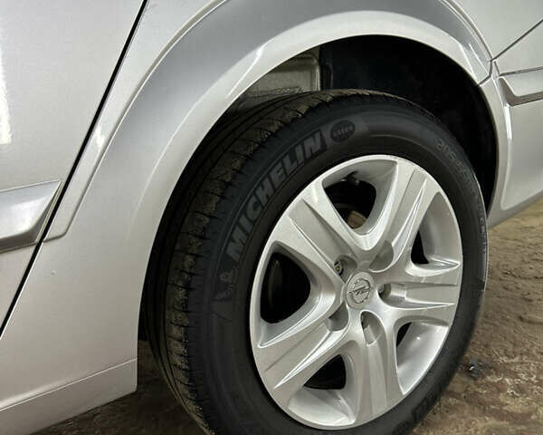 Серый Опель Астра, объемом двигателя 1.6 л и пробегом 195 тыс. км за 5700 $, фото 14 на Automoto.ua