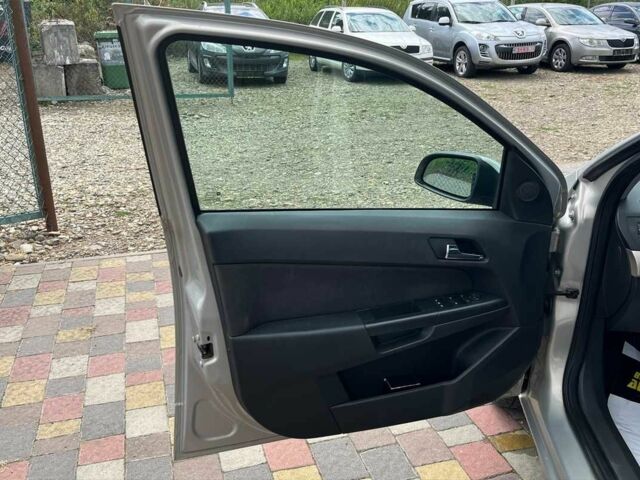 Серый Опель Астра, объемом двигателя 1.6 л и пробегом 200 тыс. км за 5800 $, фото 14 на Automoto.ua