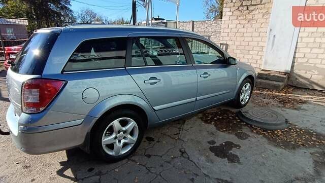 Серый Опель Астра, объемом двигателя 1.6 л и пробегом 140 тыс. км за 7900 $, фото 9 на Automoto.ua