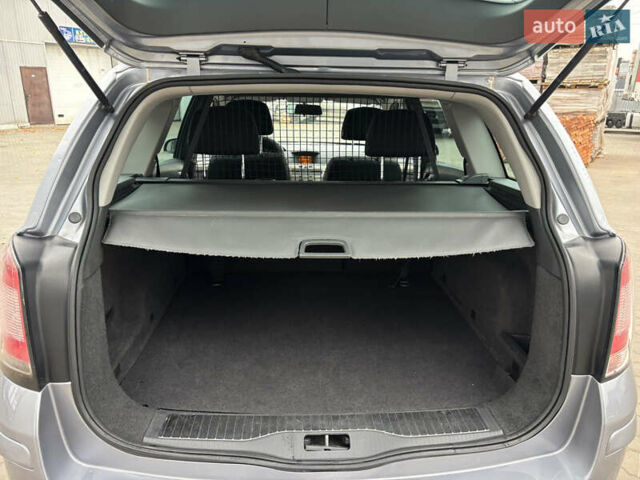 Сірий Опель Астра, об'ємом двигуна 1.6 л та пробігом 275 тис. км за 4999 $, фото 30 на Automoto.ua