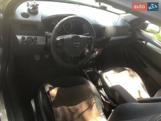 Серый Опель Астра, объемом двигателя 1.69 л и пробегом 278 тыс. км за 5900 $, фото 31 на Automoto.ua