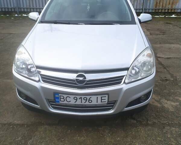 Серый Опель Астра, объемом двигателя 1.7 л и пробегом 285 тыс. км за 5500 $, фото 20 на Automoto.ua