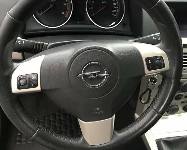 Сірий Опель Астра, об'ємом двигуна 1.7 л та пробігом 186 тис. км за 5200 $, фото 4 на Automoto.ua