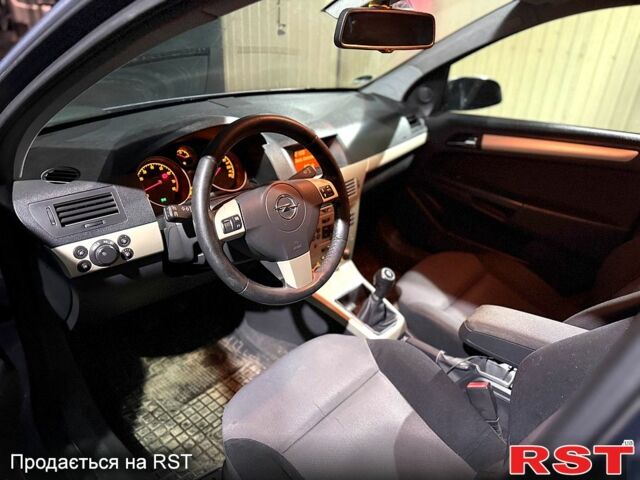 Серый Опель Астра, объемом двигателя 1.6 л и пробегом 200 тыс. км за 5200 $, фото 6 на Automoto.ua