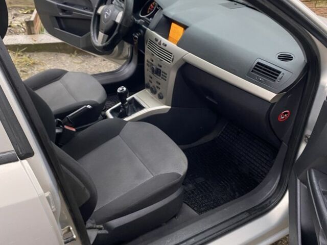 Серый Опель Астра, объемом двигателя 1.6 л и пробегом 196 тыс. км за 6000 $, фото 7 на Automoto.ua