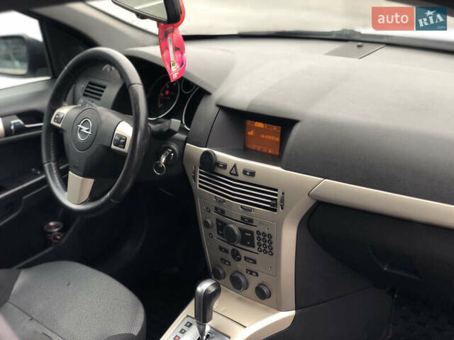 Серый Опель Астра, объемом двигателя 1.91 л и пробегом 278 тыс. км за 5700 $, фото 28 на Automoto.ua
