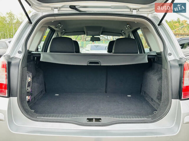 Серый Опель Астра, объемом двигателя 1.6 л и пробегом 154 тыс. км за 7200 $, фото 11 на Automoto.ua