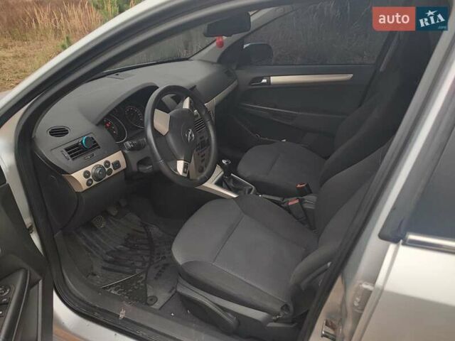 Серый Опель Астра, объемом двигателя 1.8 л и пробегом 245 тыс. км за 5500 $, фото 3 на Automoto.ua