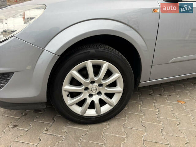 Сірий Опель Астра, об'ємом двигуна 1.6 л та пробігом 275 тис. км за 4999 $, фото 3 на Automoto.ua