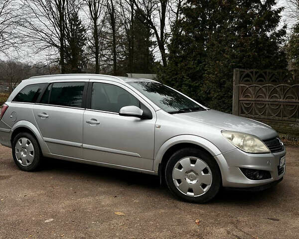 Сірий Опель Астра, об'ємом двигуна 1.69 л та пробігом 200 тис. км за 4499 $, фото 2 на Automoto.ua