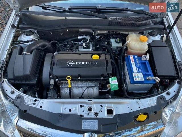 Серый Опель Астра, объемом двигателя 1.6 л и пробегом 172 тыс. км за 5900 $, фото 59 на Automoto.ua