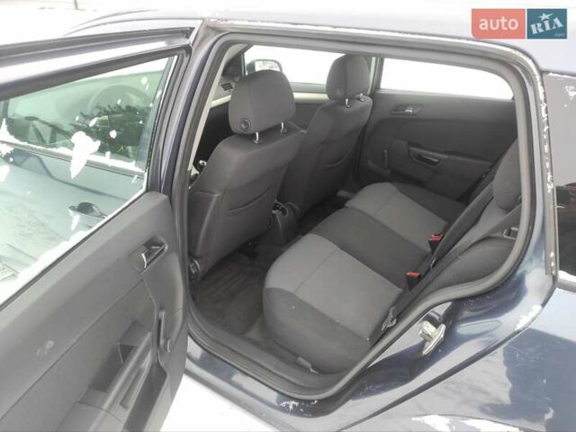 Серый Опель Астра, объемом двигателя 1.6 л и пробегом 171 тыс. км за 5500 $, фото 7 на Automoto.ua