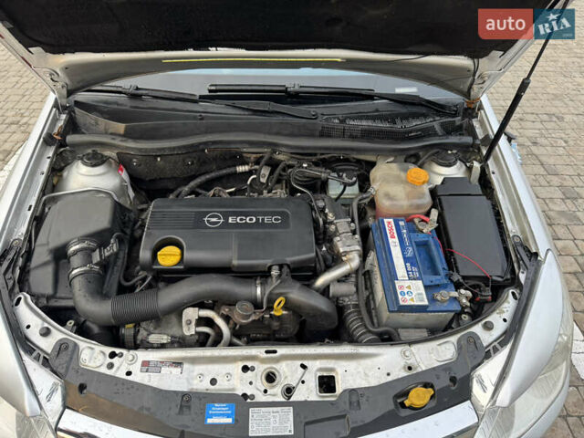 Серый Опель Астра, объемом двигателя 1.69 л и пробегом 247 тыс. км за 6000 $, фото 13 на Automoto.ua