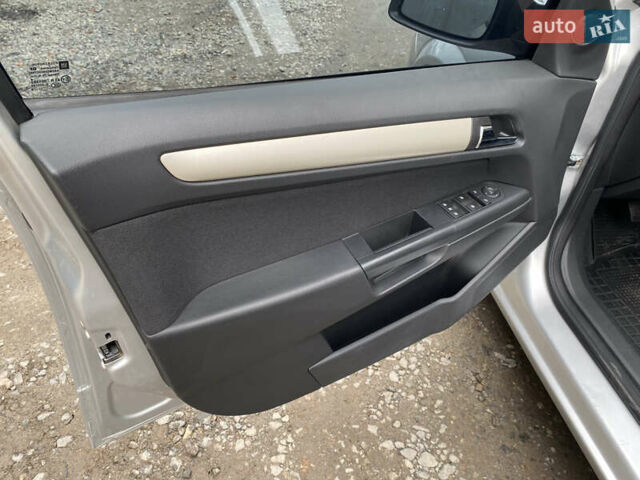 Сірий Опель Астра, об'ємом двигуна 1.69 л та пробігом 258 тис. км за 5800 $, фото 11 на Automoto.ua