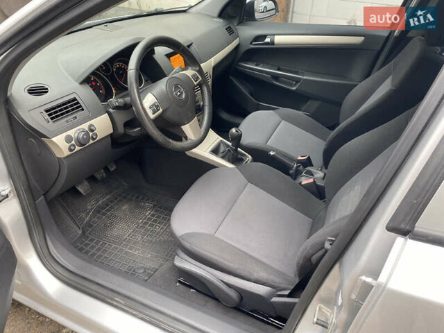 Сірий Опель Астра, об'ємом двигуна 1.69 л та пробігом 258 тис. км за 5800 $, фото 12 на Automoto.ua