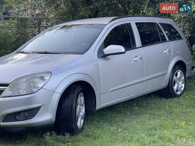 Серый Опель Астра, объемом двигателя 1.7 л и пробегом 260 тыс. км за 4750 $, фото 3 на Automoto.ua