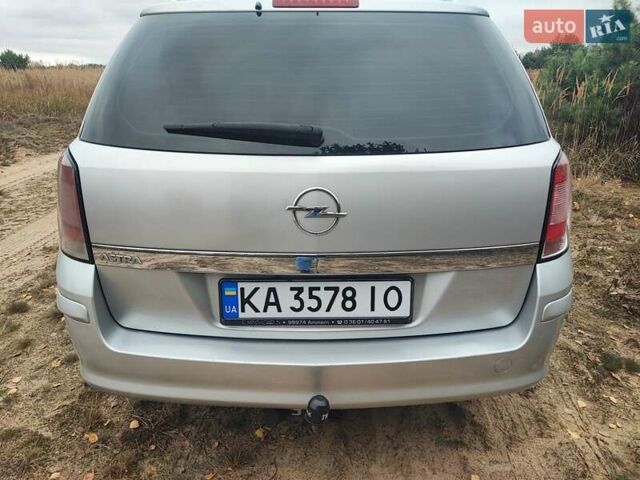 Серый Опель Астра, объемом двигателя 1.8 л и пробегом 245 тыс. км за 5500 $, фото 17 на Automoto.ua