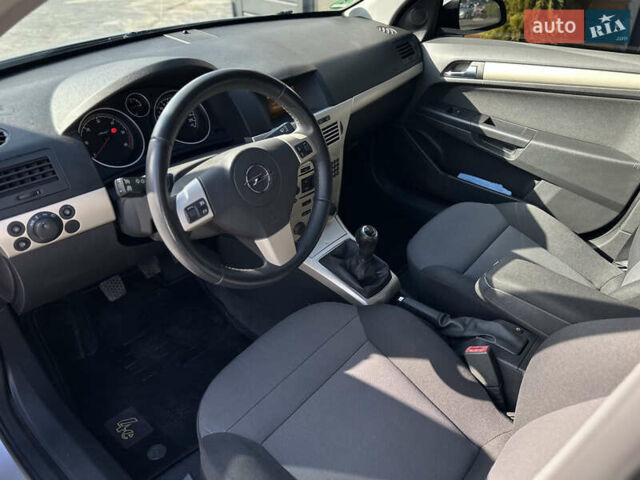 Сірий Опель Астра, об'ємом двигуна 1.69 л та пробігом 84 тис. км за 7400 $, фото 31 на Automoto.ua