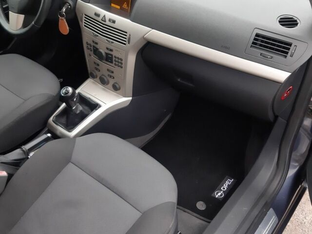 Сірий Опель Астра, об'ємом двигуна 0 л та пробігом 163 тис. км за 5300 $, фото 11 на Automoto.ua