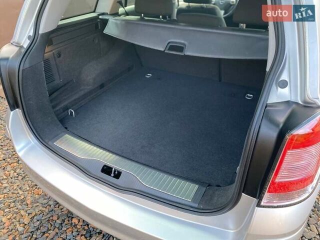 Серый Опель Астра, объемом двигателя 1.6 л и пробегом 172 тыс. км за 5900 $, фото 47 на Automoto.ua