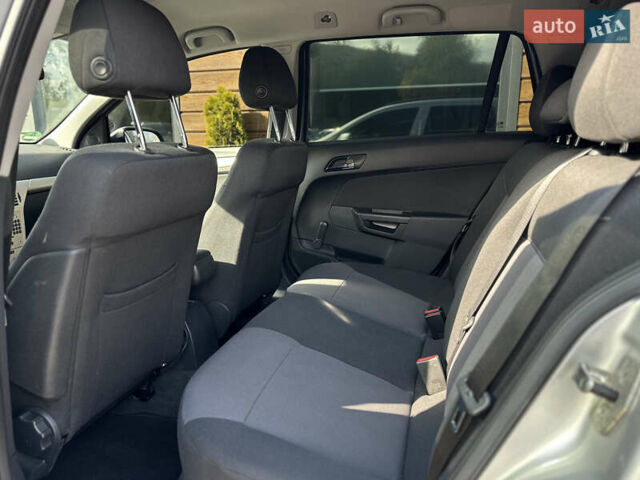 Сірий Опель Астра, об'ємом двигуна 1.69 л та пробігом 84 тис. км за 7400 $, фото 50 на Automoto.ua