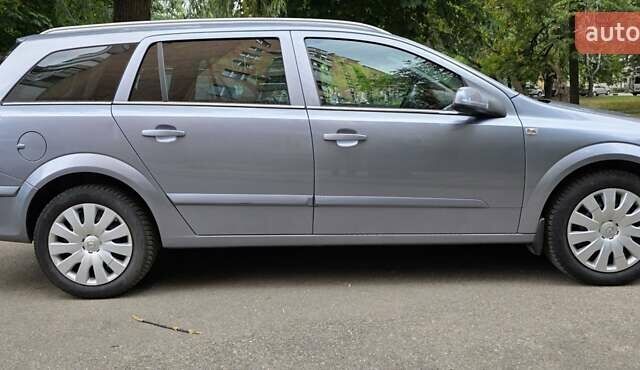 Сірий Опель Астра, об'ємом двигуна 1.6 л та пробігом 253 тис. км за 5500 $, фото 4 на Automoto.ua