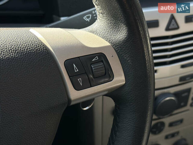 Сірий Опель Астра, об'ємом двигуна 1.69 л та пробігом 84 тис. км за 7400 $, фото 38 на Automoto.ua