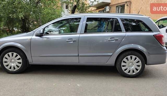 Сірий Опель Астра, об'ємом двигуна 1.6 л та пробігом 253 тис. км за 5500 $, фото 1 на Automoto.ua