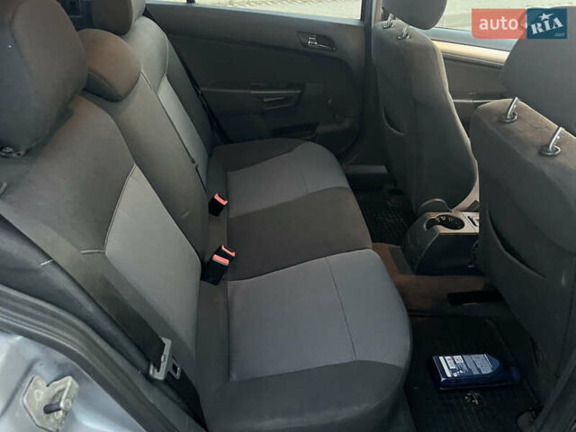 Серый Опель Астра, объемом двигателя 1.6 л и пробегом 234 тыс. км за 5700 $, фото 35 на Automoto.ua