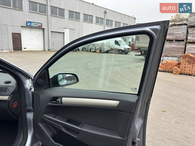 Сірий Опель Астра, об'ємом двигуна 1.6 л та пробігом 275 тис. км за 4999 $, фото 35 на Automoto.ua