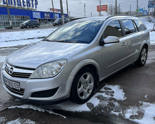 Серый Опель Астра, объемом двигателя 1.7 л и пробегом 258 тыс. км за 5500 $, фото 8 на Automoto.ua