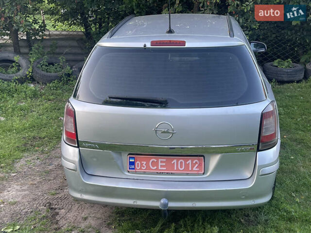 Серый Опель Астра, объемом двигателя 1.7 л и пробегом 260 тыс. км за 4750 $, фото 15 на Automoto.ua