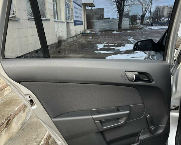 Серый Опель Астра, объемом двигателя 1.7 л и пробегом 258 тыс. км за 5500 $, фото 24 на Automoto.ua