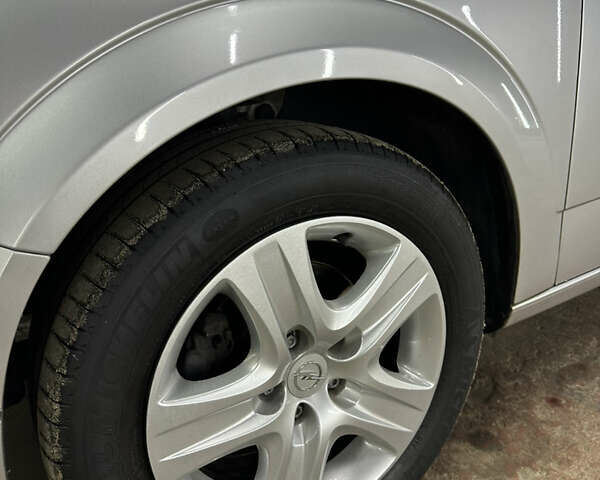 Серый Опель Астра, объемом двигателя 1.6 л и пробегом 196 тыс. км за 5850 $, фото 12 на Automoto.ua