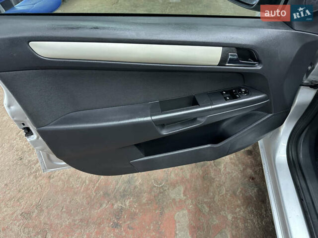 Серый Опель Астра, объемом двигателя 1.6 л и пробегом 195 тыс. км за 5700 $, фото 20 на Automoto.ua