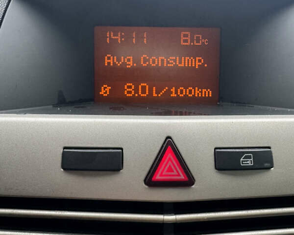 Серый Опель Астра, объемом двигателя 1.6 л и пробегом 283 тыс. км за 5000 $, фото 4 на Automoto.ua