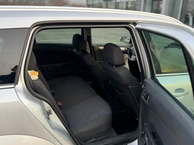 Сірий Опель Астра, об'ємом двигуна 1.7 л та пробігом 247 тис. км за 6000 $, фото 7 на Automoto.ua