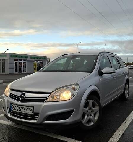 Опель Астра 2008 у Луцьку на Automoto.ua Сірий Опель Астра, об'ємом двигуна 1.69 л та пробігом 238 тис. км за 5650 $, фото 4 на Automoto.ua