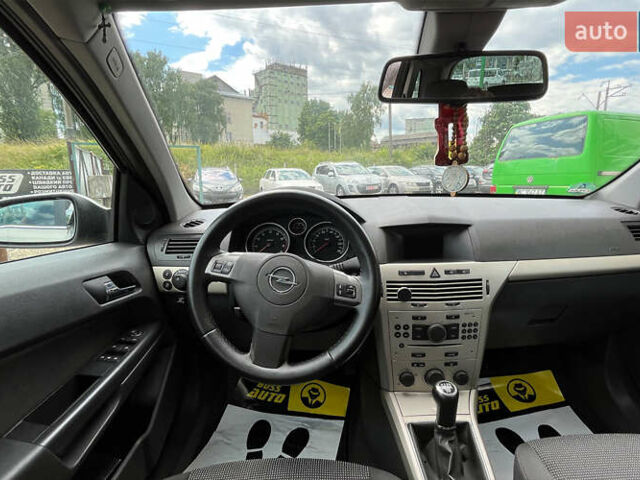 Серый Опель Астра, объемом двигателя 1.6 л и пробегом 200 тыс. км за 5800 $, фото 16 на Automoto.ua