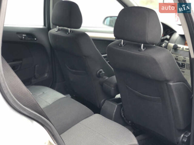 Серый Опель Астра, объемом двигателя 1.91 л и пробегом 278 тыс. км за 5700 $, фото 26 на Automoto.ua