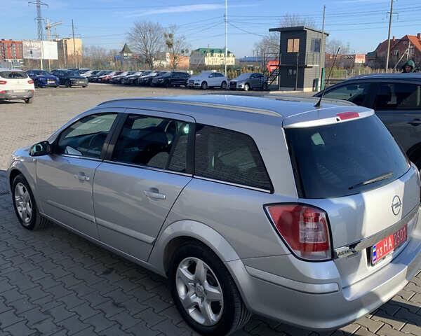 Сірий Опель Астра, об'ємом двигуна 1.6 л та пробігом 250 тис. км за 5500 $, фото 4 на Automoto.ua