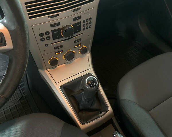 Сірий Опель Астра, об'ємом двигуна 1.69 л та пробігом 258 тис. км за 5800 $, фото 5 на Automoto.ua