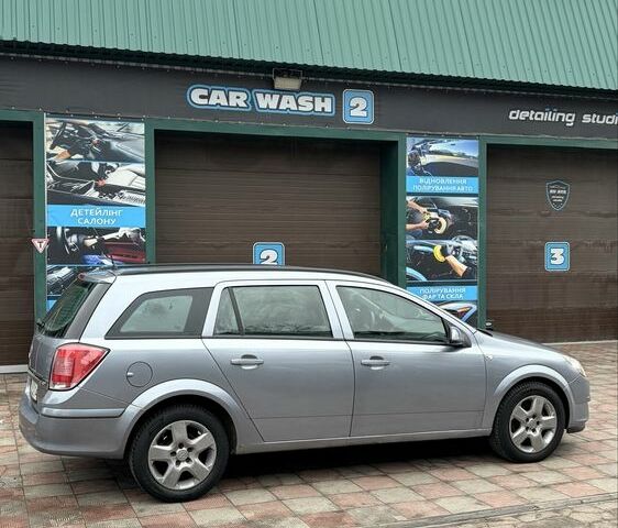 Серый Опель Астра, объемом двигателя 1.7 л и пробегом 200 тыс. км за 3200 $, фото 3 на Automoto.ua