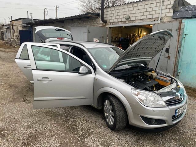 Серый Опель Астра, объемом двигателя 1.6 л и пробегом 230 тыс. км за 5200 $, фото 12 на Automoto.ua