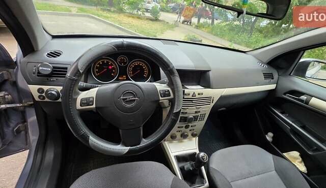 Сірий Опель Астра, об'ємом двигуна 1.6 л та пробігом 253 тис. км за 5500 $, фото 7 на Automoto.ua