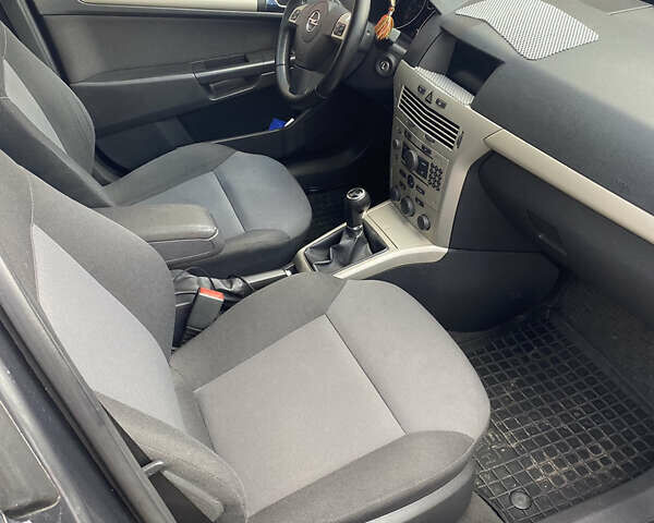 Серый Опель Астра, объемом двигателя 1.6 л и пробегом 234 тыс. км за 5399 $, фото 8 на Automoto.ua