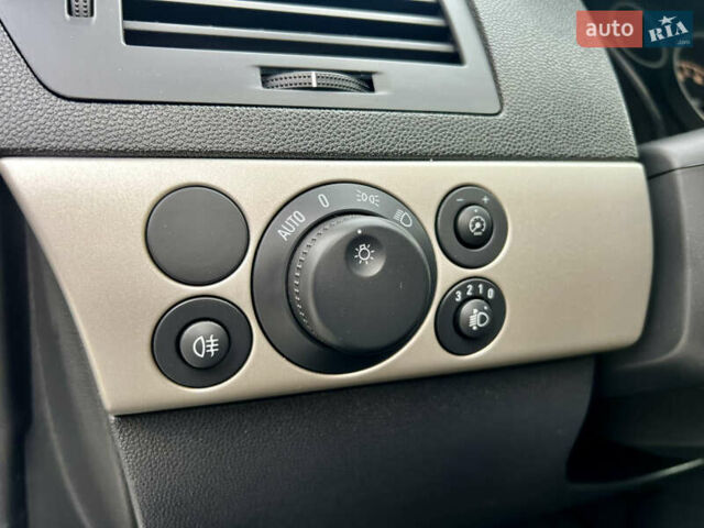 Опель Астра 2008 в Виннице на Automoto.ua Серый Опель Астра, объемом двигателя 1.8 л и пробегом 166 тыс. км за 6499 $, фото 38 на Automoto.ua